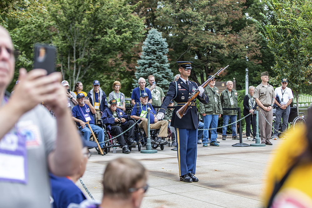Veterans honor flight trip no. 7