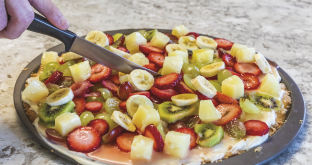 FRUIT PIZZA